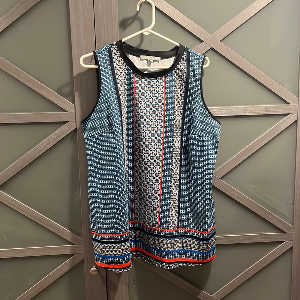 Valerie Stevens sleeveless tunic style top